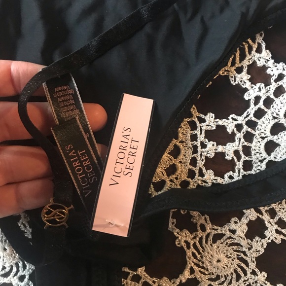 Victoria’s Secret Strappy Thong Panty Black M - Picture 6 of 8